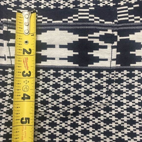 Laundry by Shelli Segal Geometric Jacquard Shorts - Picture 8 of 10